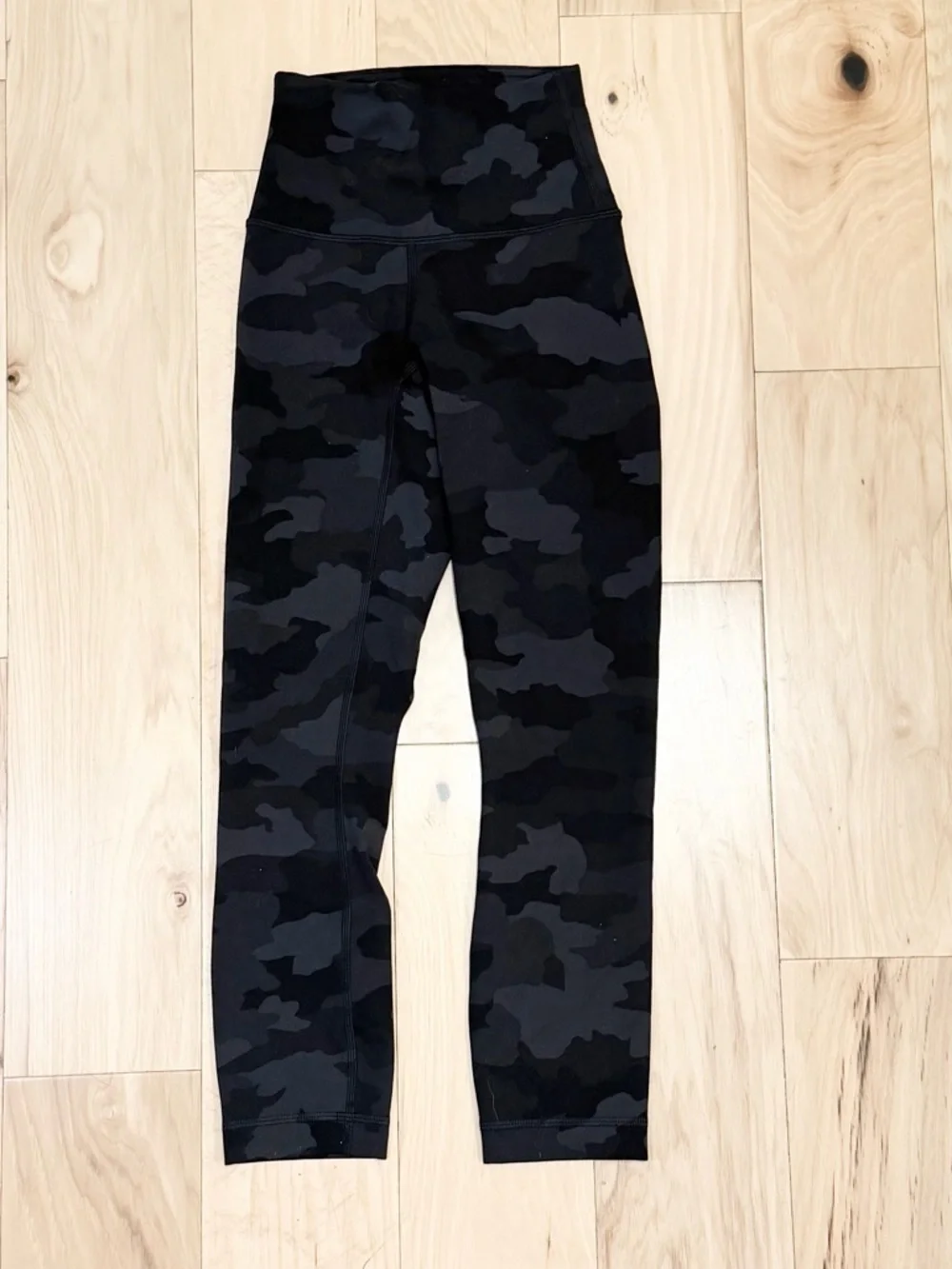 Lululemon Women’s Wunder Train High-Rise Crop 23